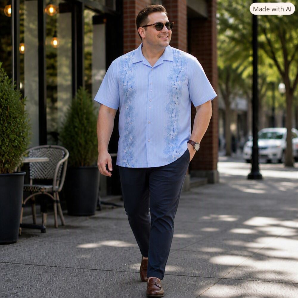 Van Heusen Light Blue Palm‑Print Short Sleeve Button‑Down – Size XL